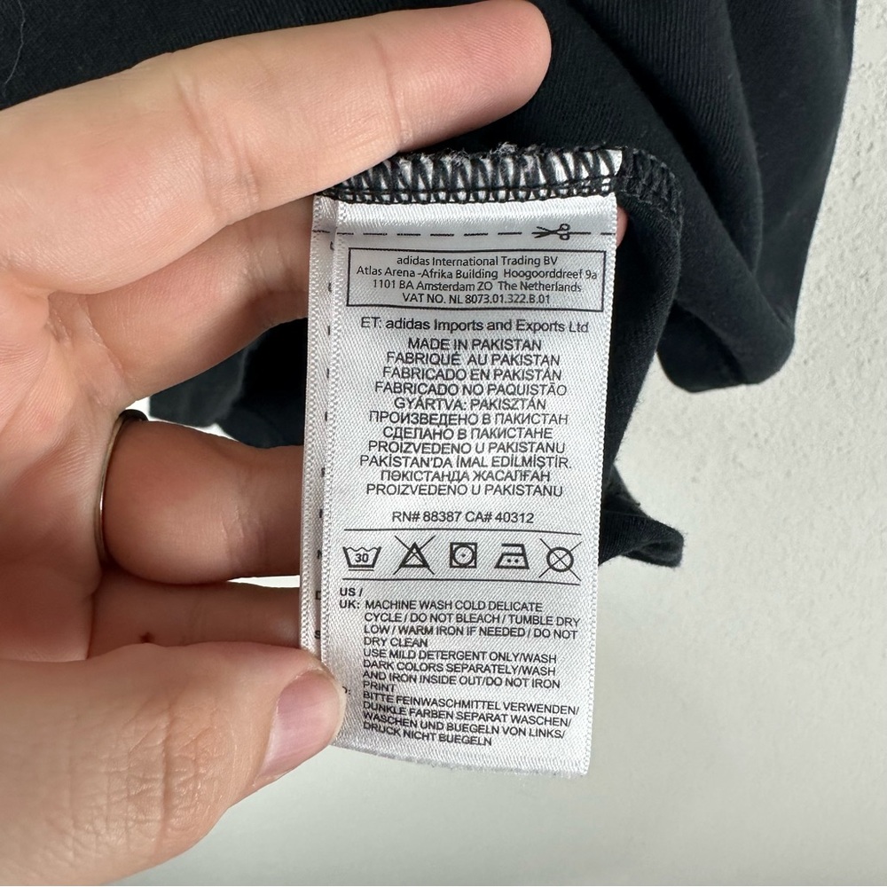 Adidas Women’s Black White Logo Cut Off Athletic Athleisure Tank Top Size Medium - Picture 4 of 5